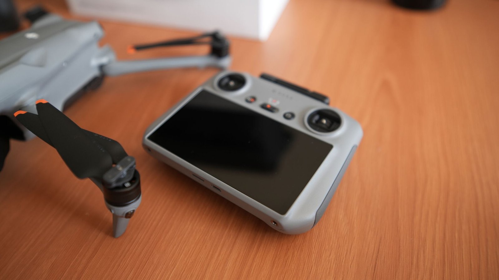 Drone DJI Air 3S com controle remoto